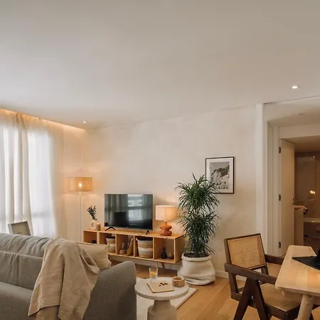 Orbetello - Cozy 1 Bedroom And Parking In Alvalade * ליסבון