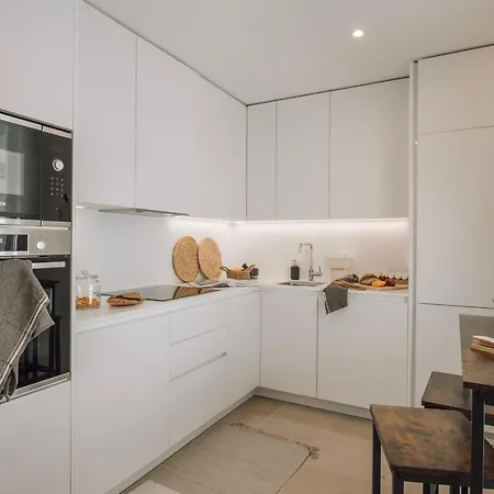 Orbetello - Cozy 1 Bedroom And Parking In Alvalade 아파트 리스본