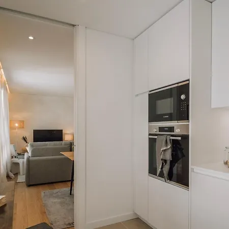 Апартаменты Orbetello - Cozy 1 Bedroom And Parking In Alvalade *